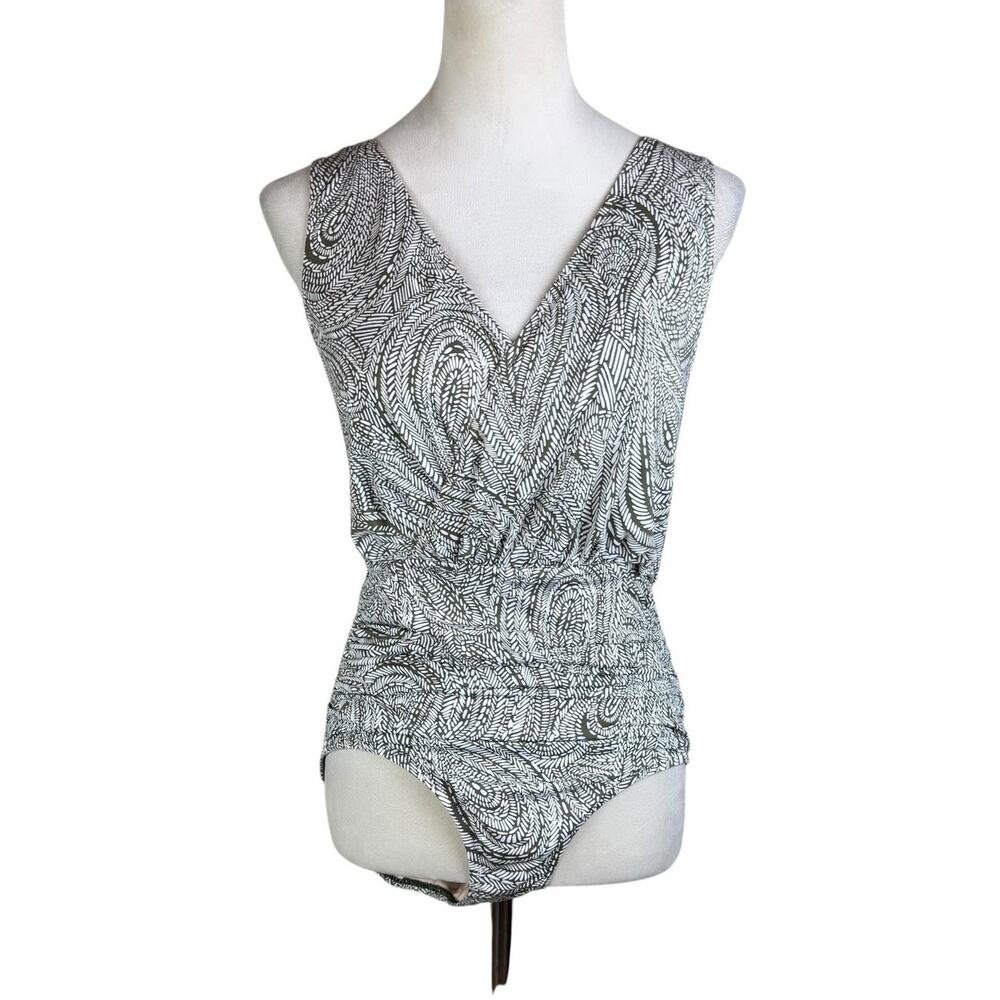 Garnet Hill Green White Geometrical Bold Print Padded One Piece Modest Swimsuit